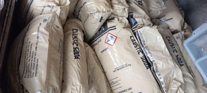SOSA CAUSTICA EN ESCAMAS Y SALES DE PAVONADO
